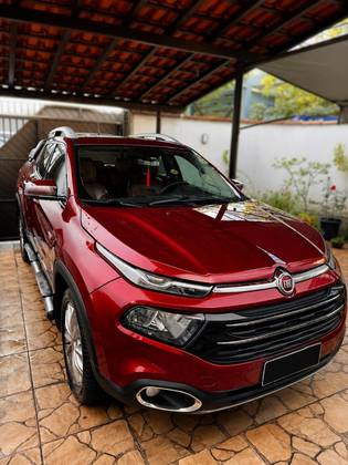 FIAT TORO 2.0 16V TURBO DIESEL RANCH 4WD AT9 FIAT TORO 2.0 16V TURBO DIESEL RANCH 4WD AT9